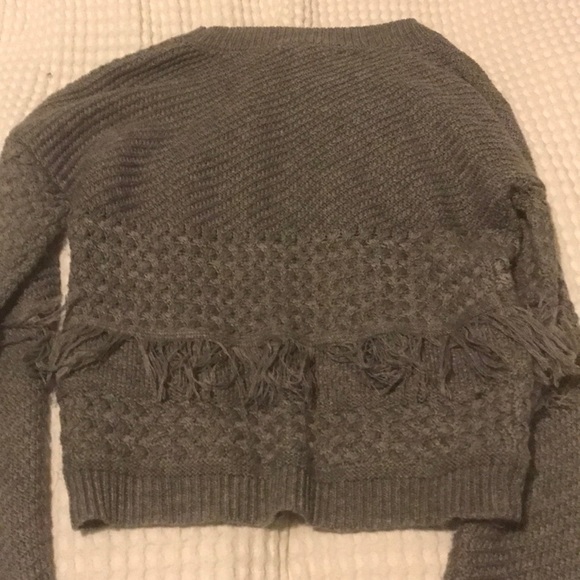 💫3/$30💫 BB Dakota gray fringe sweater - Picture 3 of 3